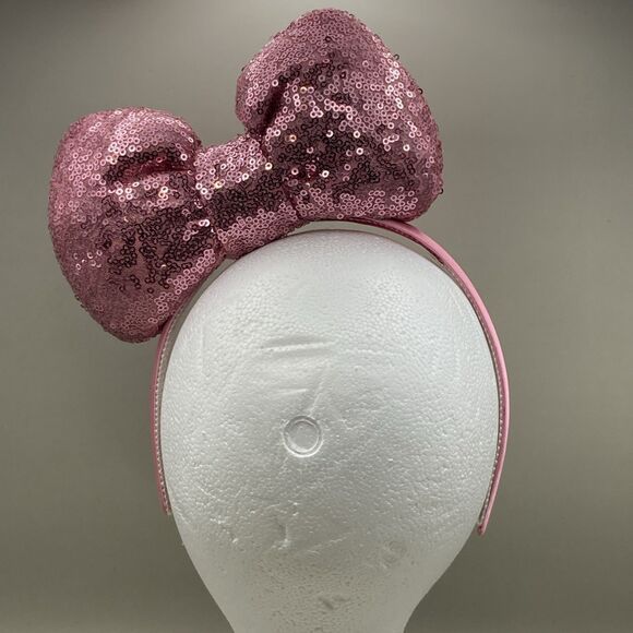 Chubby Bunny x Hello Kitty Cafe Limited Edition Pink Sequin Bow Headband